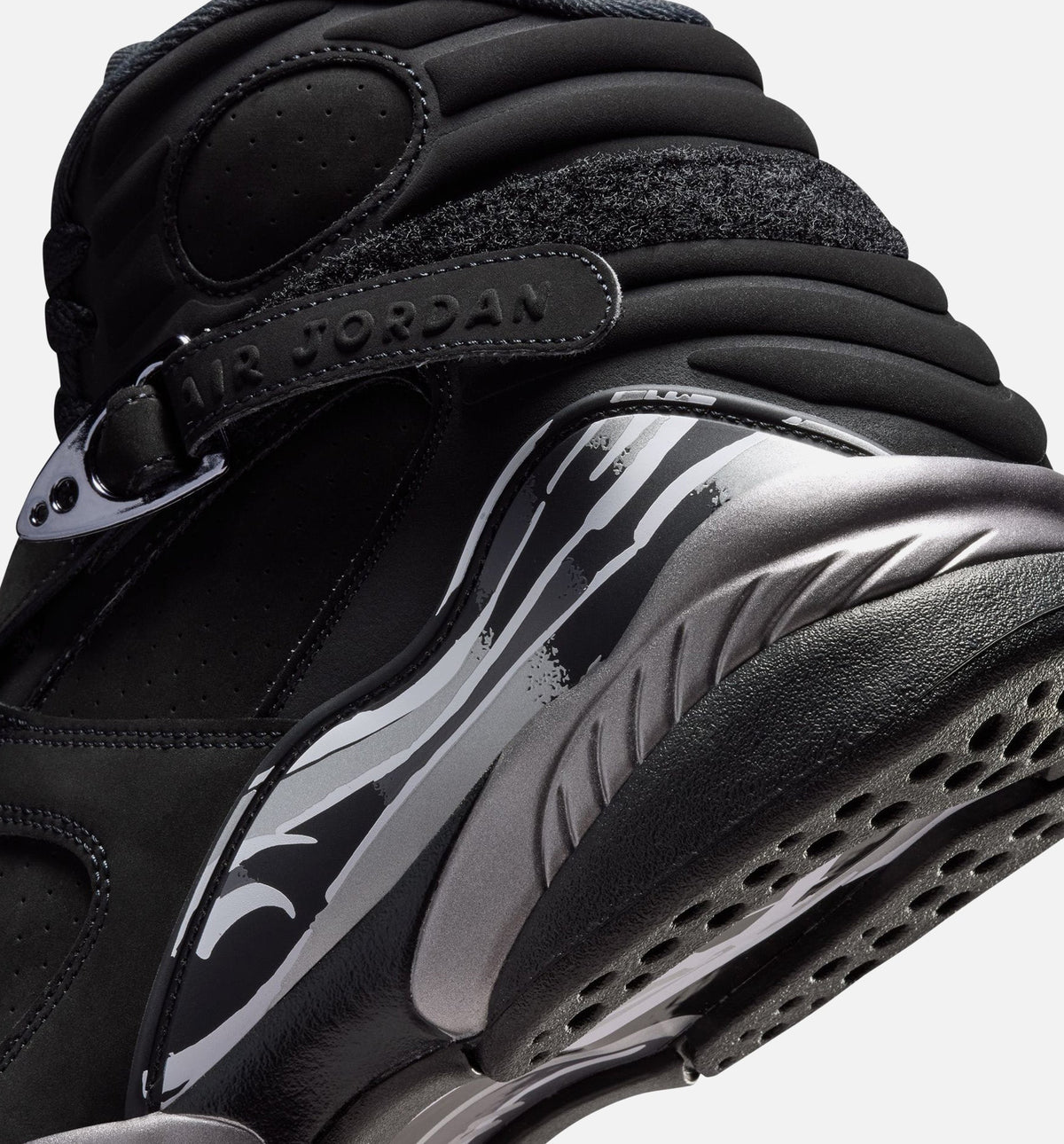Air Jordan 8 Retro Chrome Men's Lifestyle Shoe - Black/White/Light Graphite