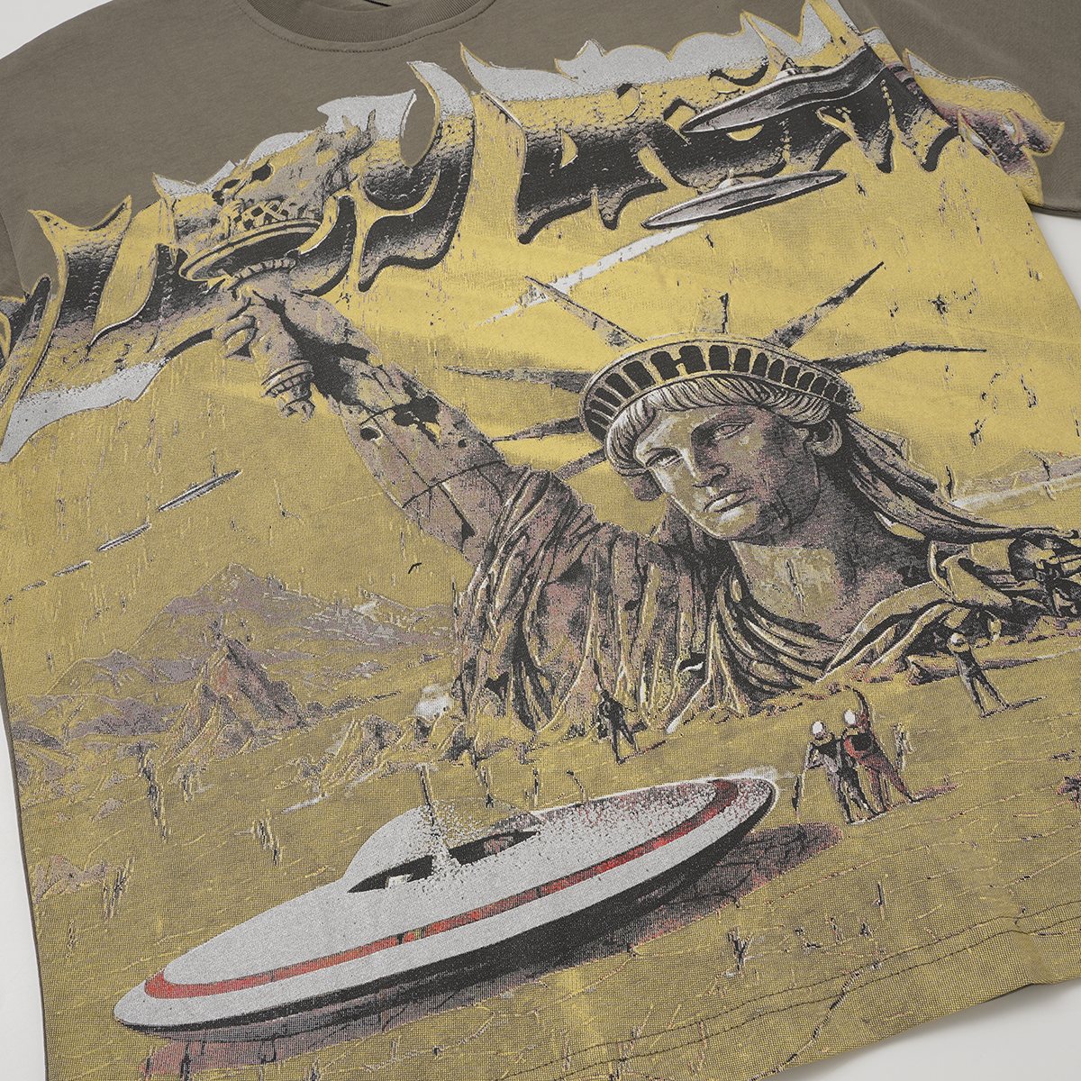 VALLEY Olive Statue of Liberty Graphic Short-Sleeve T-Shirt