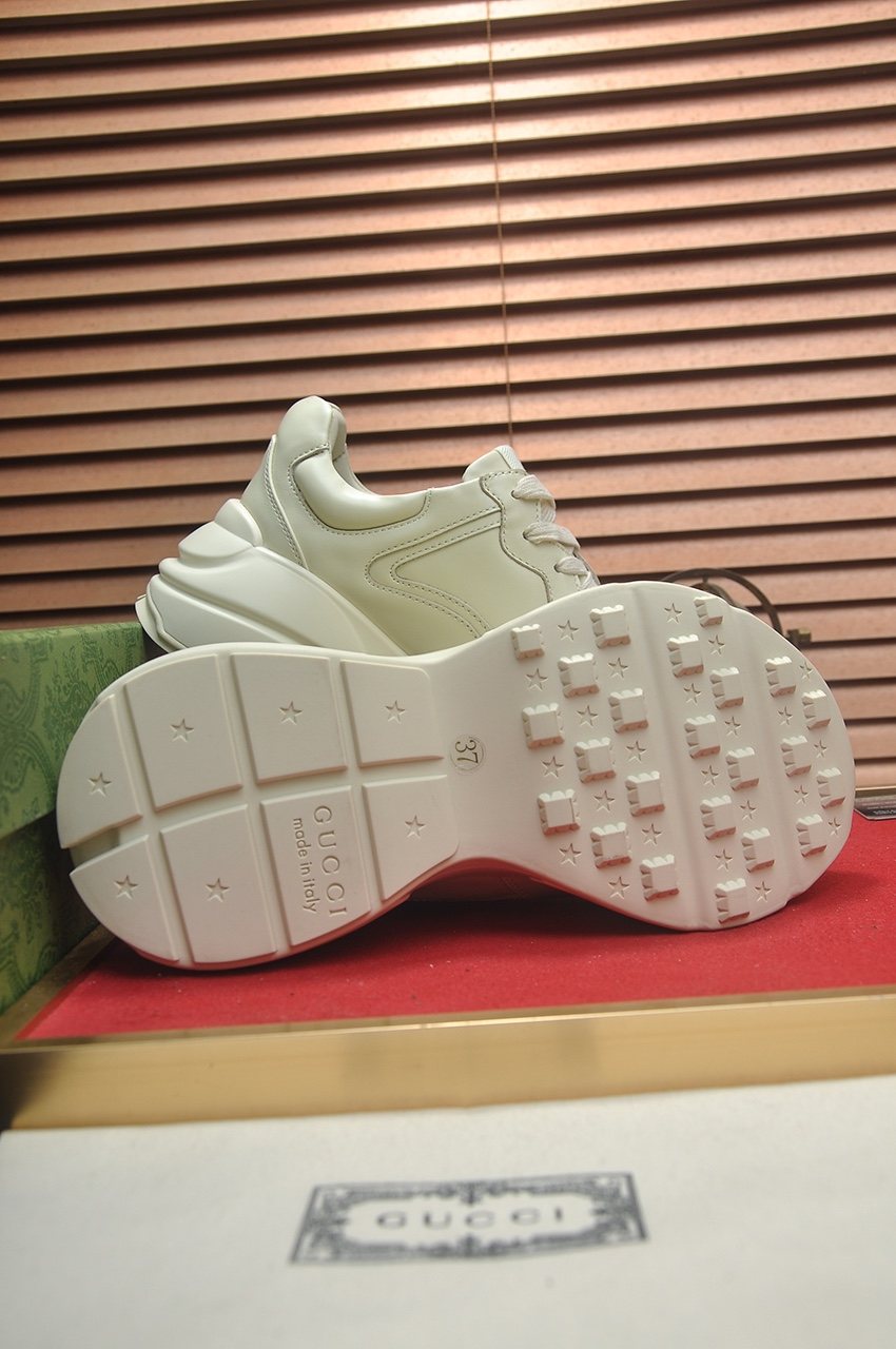 Gucci Off-White Red Accent Sneakers - Tonal Laces And Layered Upper Panels